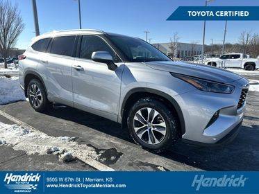 2022 Toyota Highlander Hybrid XLE AWD photo