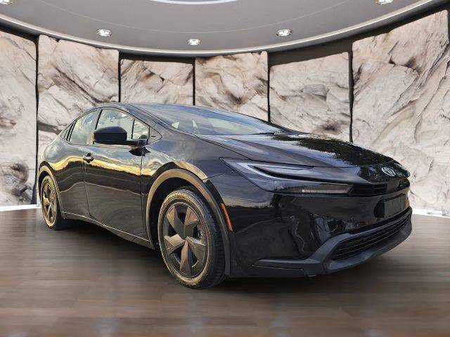2023 Toyota Prius LE FWD photo