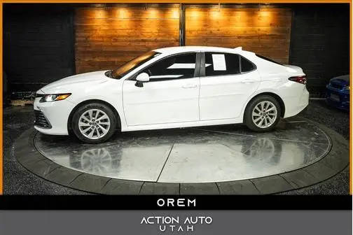 2023 Toyota Camry LE FWD photo