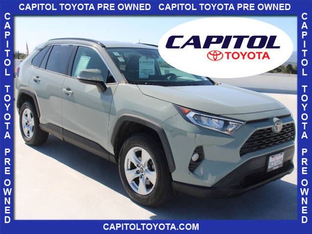 2020 Toyota RAV4 XLE AWD photo