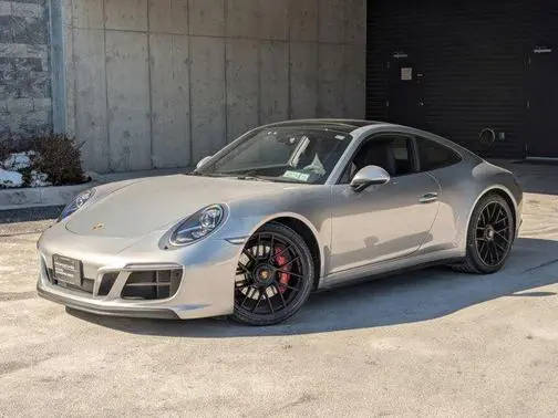 2018 Porsche 911 Carrera GTS RWD photo