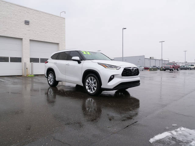 2022 Toyota Highlander Limited FWD photo