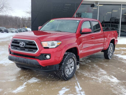 2017 Toyota Tacoma SR5 4WD photo