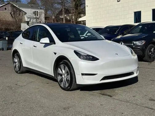 2022 Tesla Model Y Long Range AWD photo