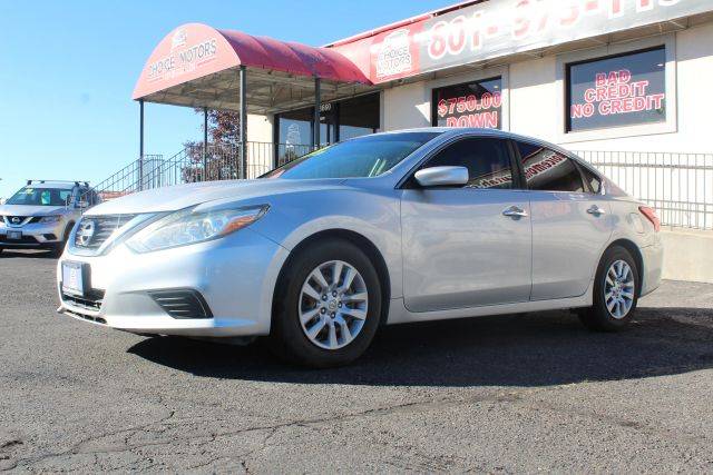 2016 Nissan Altima FWD photo