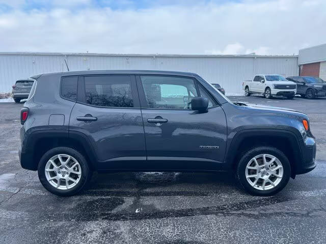 2023 Jeep Renegade Latitude 4WD photo