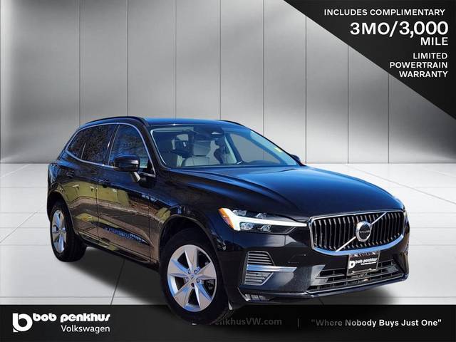 2022 Volvo XC60 Momentum AWD photo