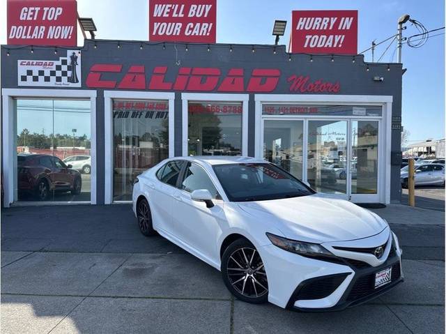 2023 Toyota Camry SE FWD photo
