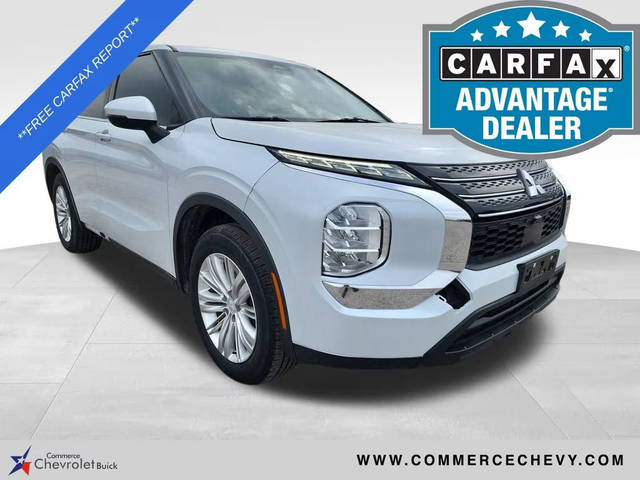 2022 Mitsubishi Outlander ES FWD photo