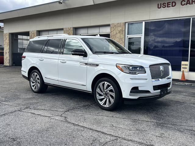 2023 Lincoln Navigator Reserve 4WD photo