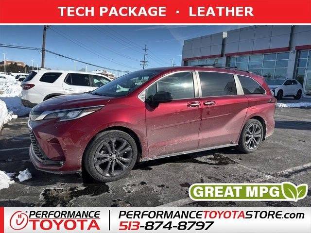 2022 Toyota Sienna XSE FWD photo