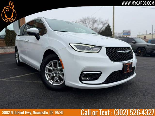 2023 Chrysler Pacifica Minivan Touring L FWD photo