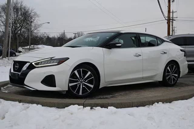 2023 Nissan  SL FWD photo