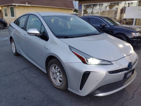 2019 Toyota Prius LE FWD photo