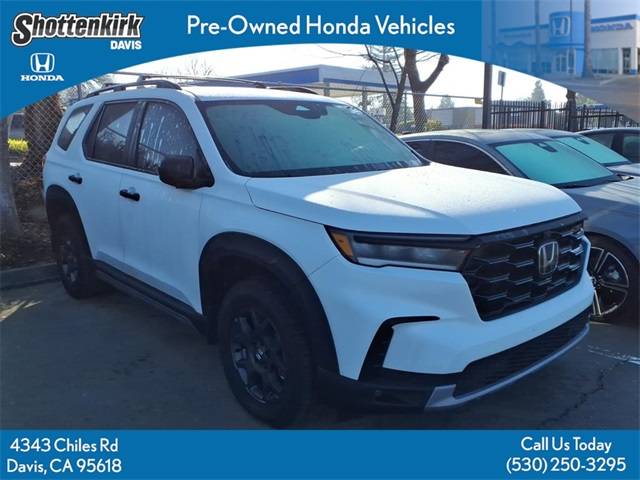 2023 Honda Pilot TrailSport AWD photo