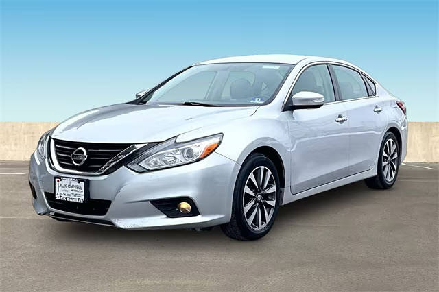 2017 Nissan Altima 2.5 SL FWD photo