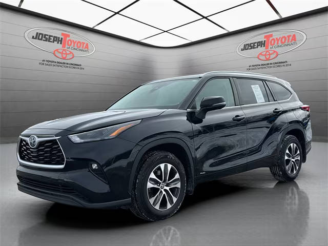 2022 Toyota Highlander Hybrid XLE AWD photo