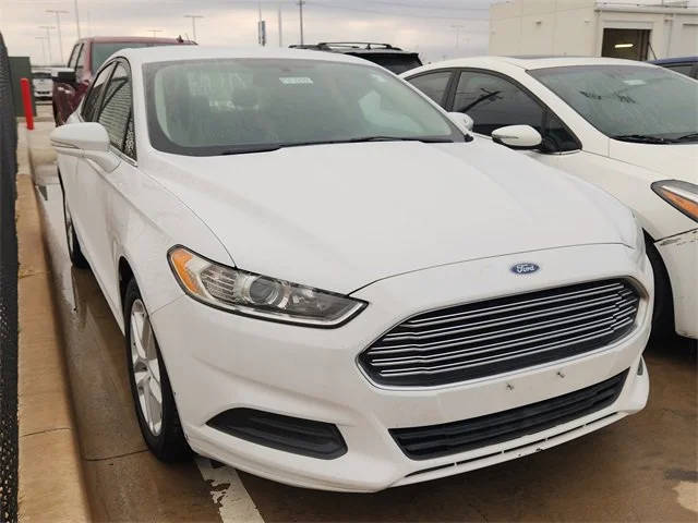 2016 Ford Fusion SE FWD photo