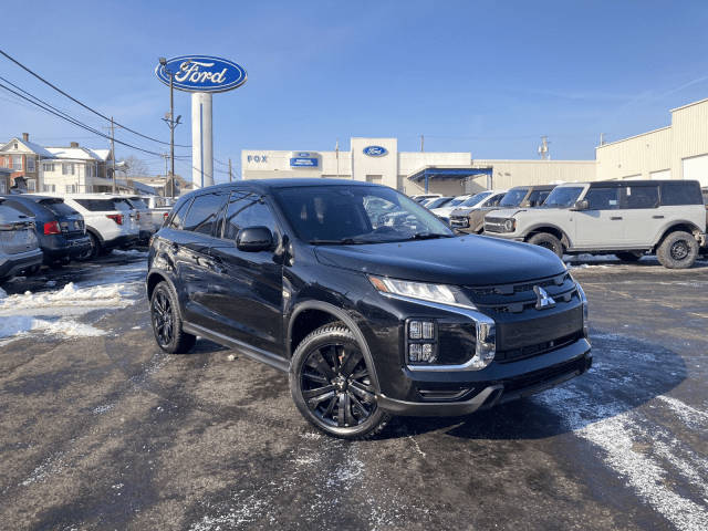 2023 Mitsubishi Outlander Sport LE 4WD photo