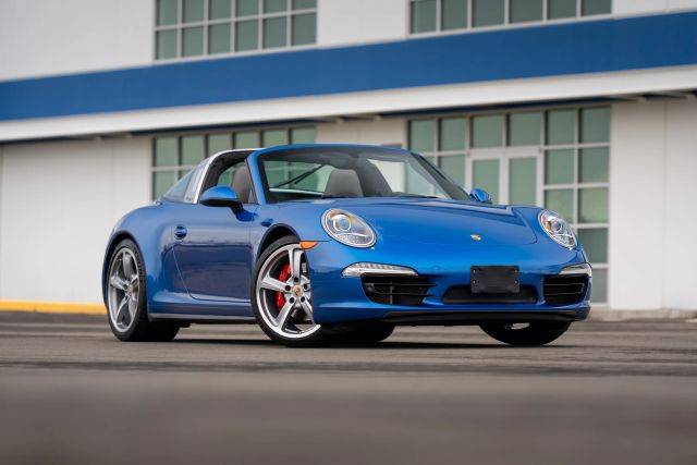 2015 Porsche 911 4S AWD photo