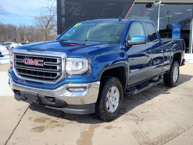 2017 GMC Sierra 1500 SLE 4WD photo