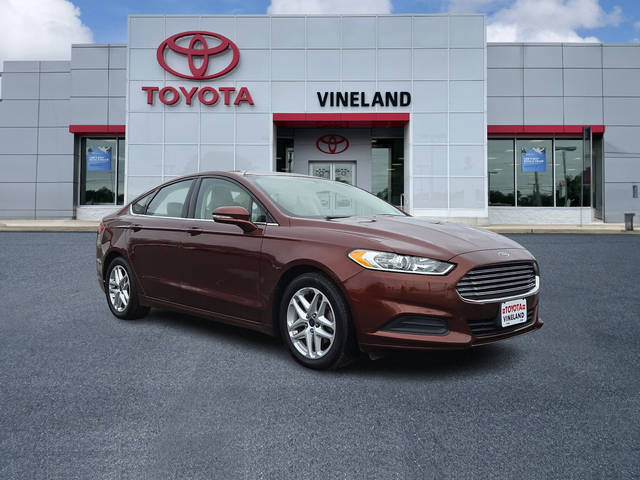 2016 Ford Fusion SE FWD photo