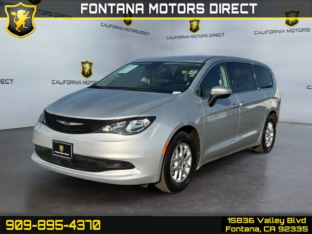 2023 Chrysler Voyager LX FWD photo