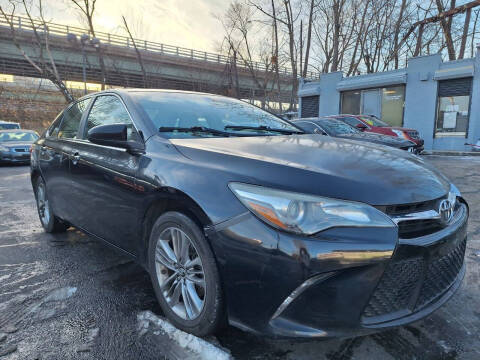 2016 Toyota Camry LE FWD photo