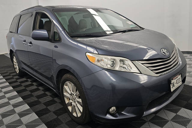 2015 Toyota Sienna XLE AWD photo
