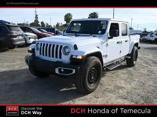 2023 Jeep Gladiator Overland 4WD photo