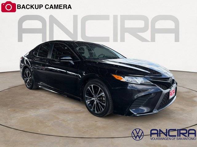 2020 Toyota Camry SE FWD photo