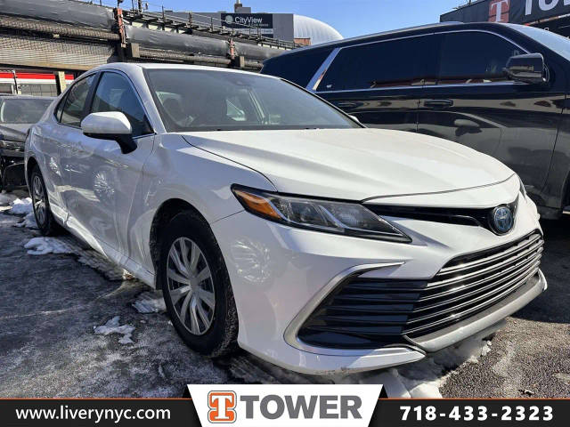 2023 Toyota Camry Hybrid LE FWD photo