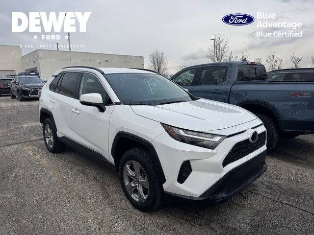 2023 Toyota RAV4 XLE AWD photo