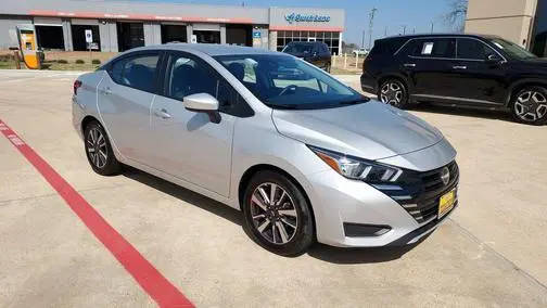 2023 Nissan Versa SV FWD photo