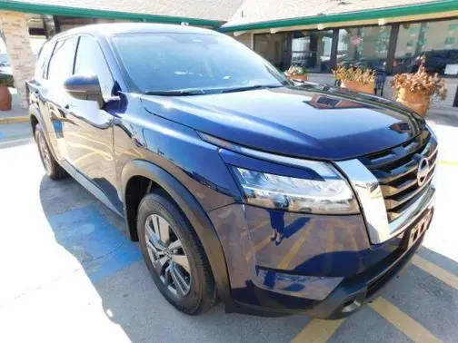 2022 Nissan Pathfinder S FWD photo