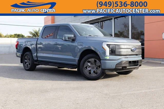 2023 Ford F-150 Lightning LARIAT AWD photo