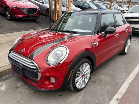2015 MINI Hardtop 4 Door FWD photo