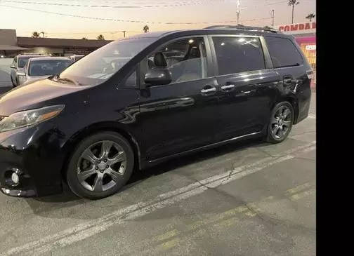 2015 Toyota Sienna  FWD photo