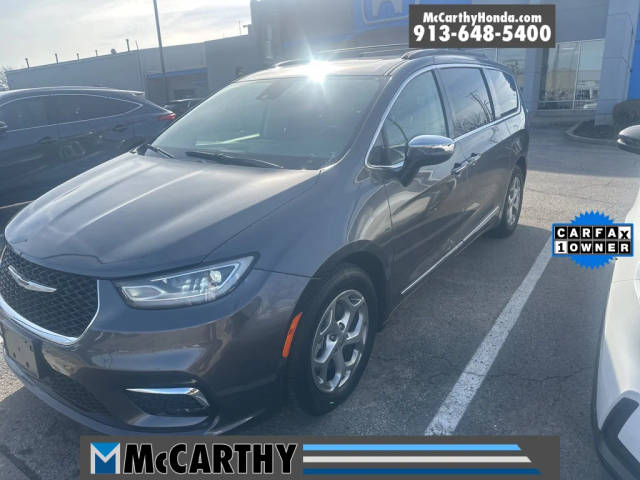 2023 Chrysler Pacifica Minivan Limited FWD photo