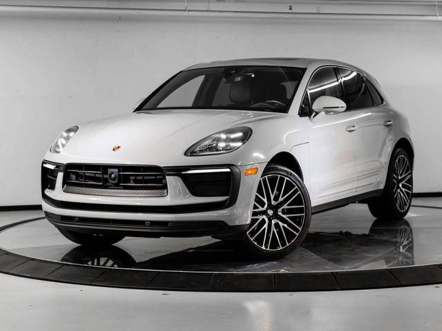 2023 Porsche Macan  AWD photo