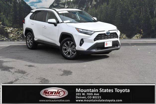 2022 Toyota RAV4 Hybrid XLE Premium AWD photo