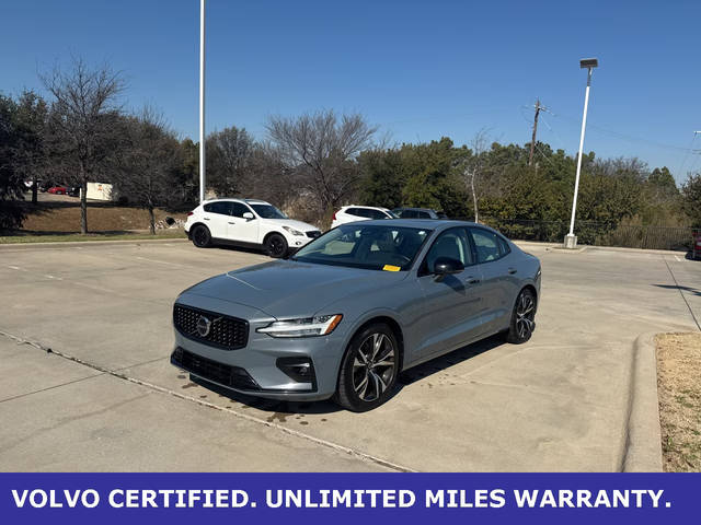 2023 Volvo S60 Plus Dark Theme AWD photo