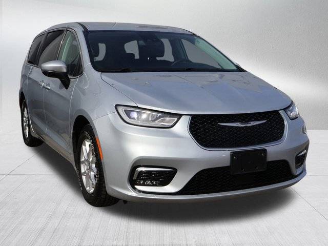 2023 Chrysler Pacifica Minivan Touring L FWD photo
