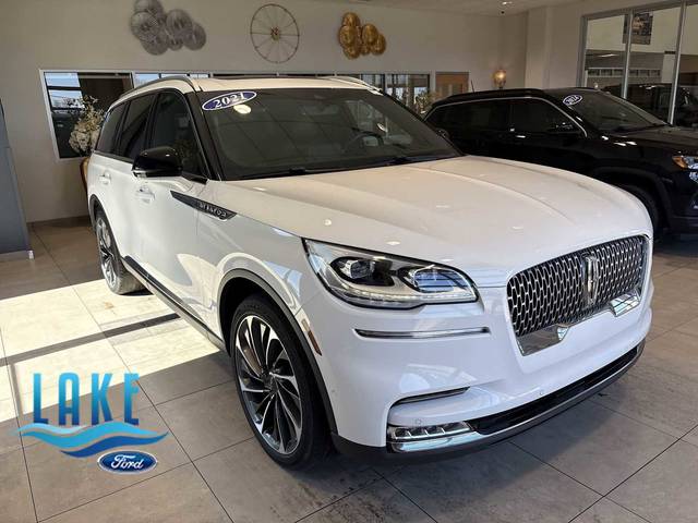 2021 Lincoln  Reserve AWD photo
