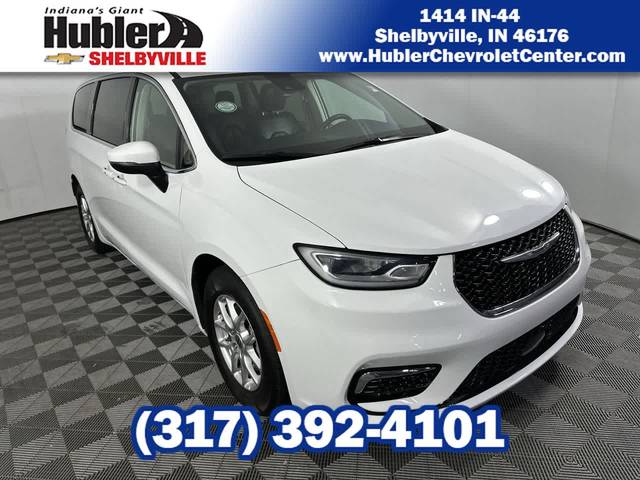 2023 Chrysler Pacifica Minivan Touring L FWD photo