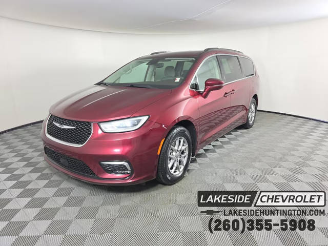 2021 Chrysler Pacifica Minivan Touring FWD photo