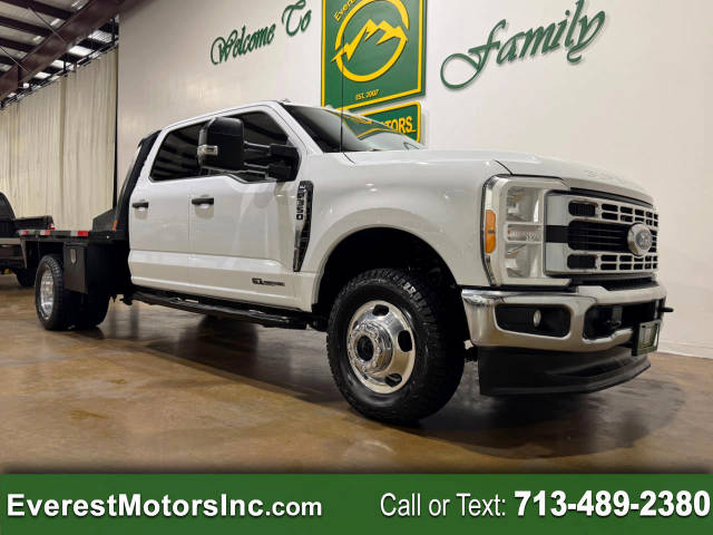 2023 Ford F-350 Super Duty XLT 4WD photo