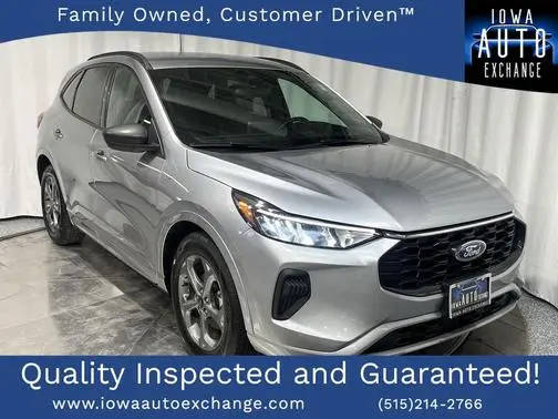 2023 Ford Escape ST-Line FWD photo