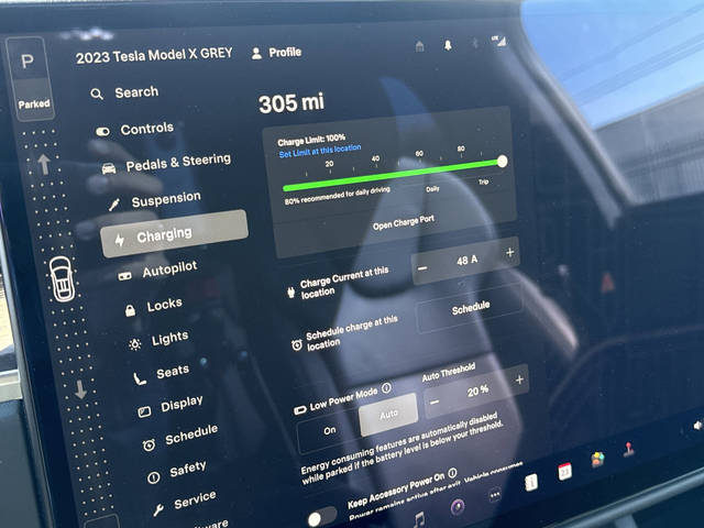 2023 Tesla Model X Standard Range AWD photo