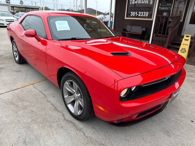 2015 Dodge Challenger SXT RWD photo